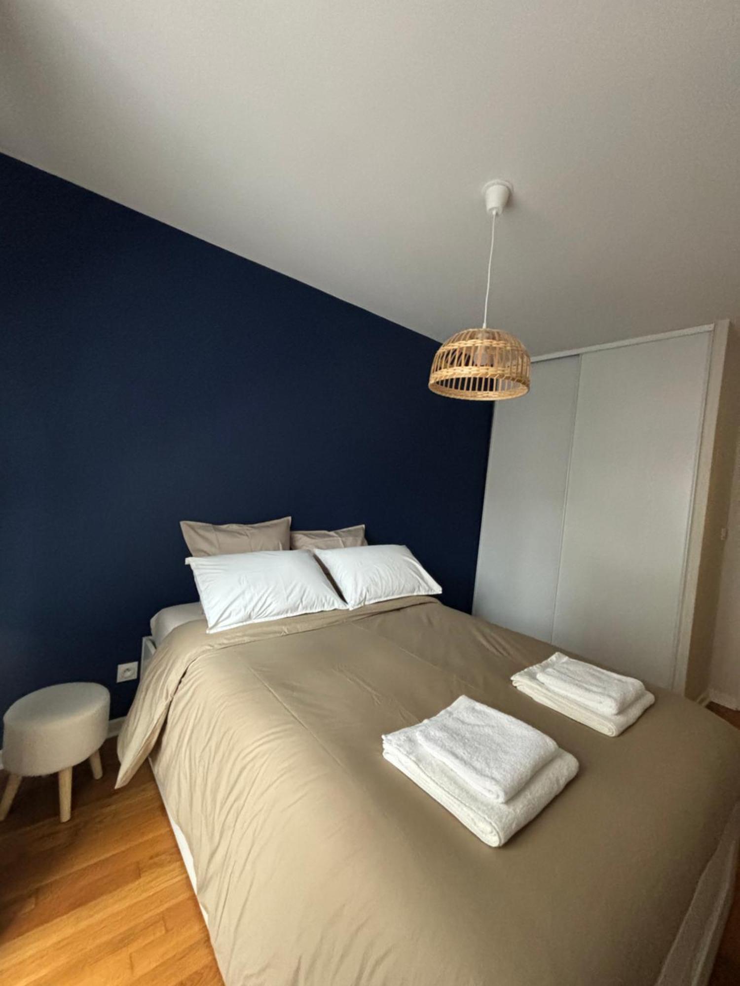 Douceur Lyonnaise, Villeurbanne Ngoại thất bức ảnh